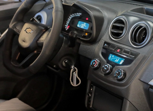 
								Chevrolet Montana full									